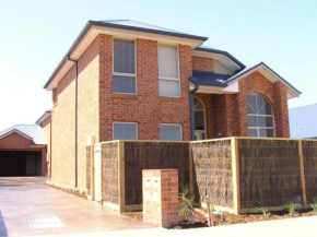 unit 3 at 132 Settlement Road Cowes